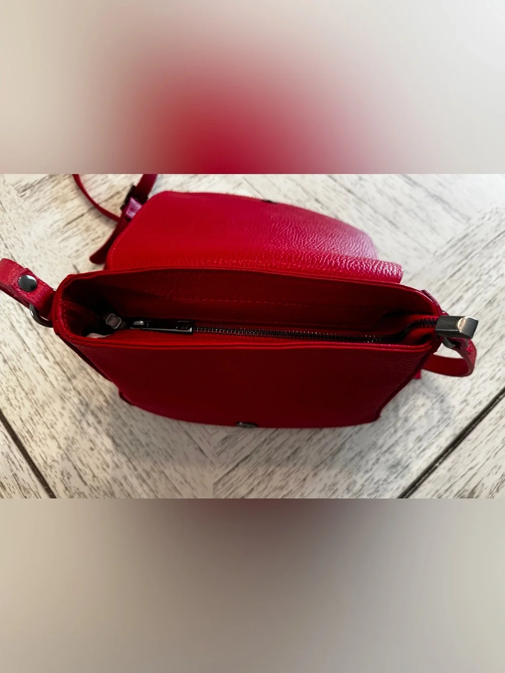 Carla Ferreri Red Pebbled Leather Crossbody Bag Made in Italy Adjustable Strap